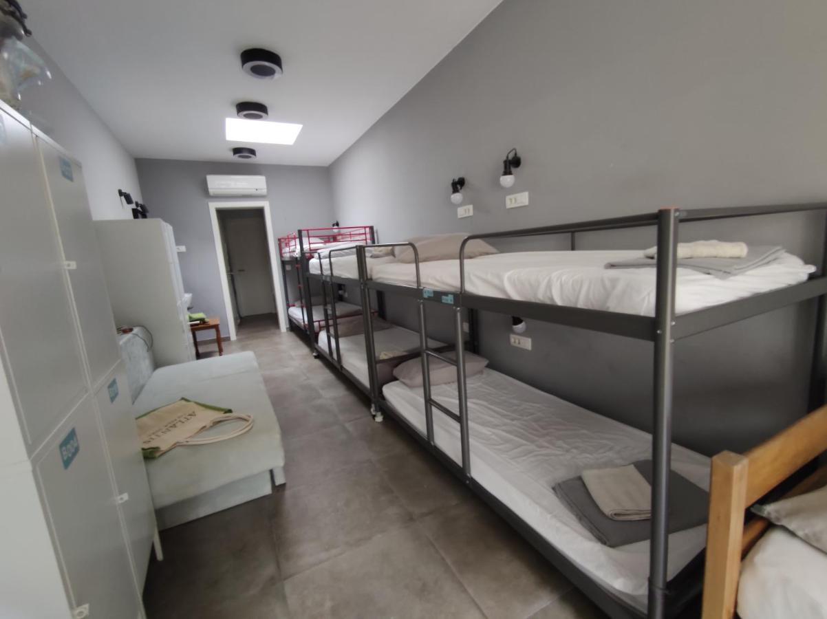 Subtub Hostel Makarska Esterno foto