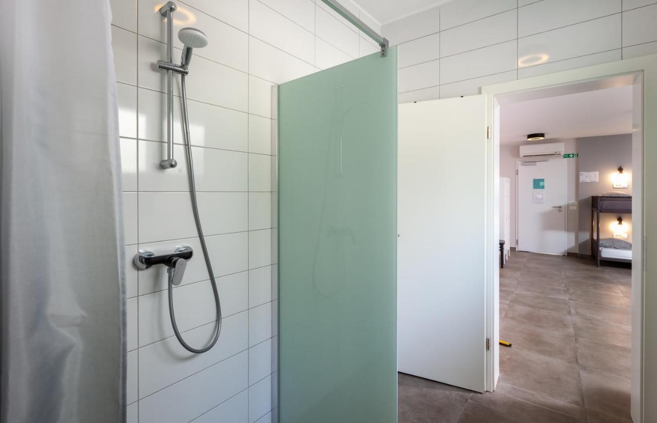 Subtub Hostel Makarska Esterno foto