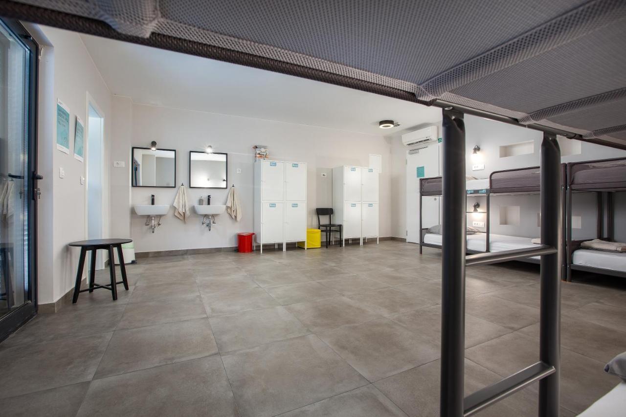 Subtub Hostel Makarska Esterno foto