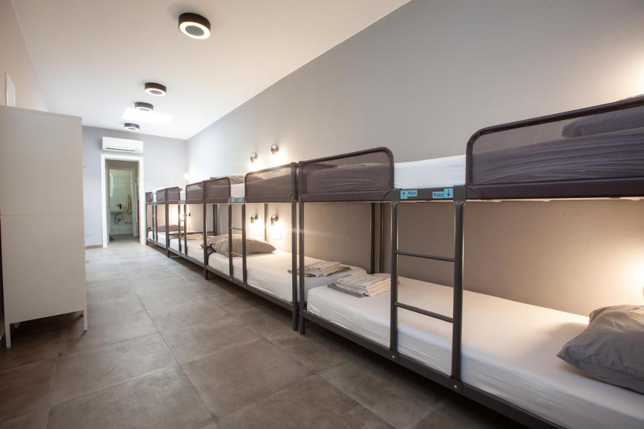 Subtub Hostel Makarska Esterno foto