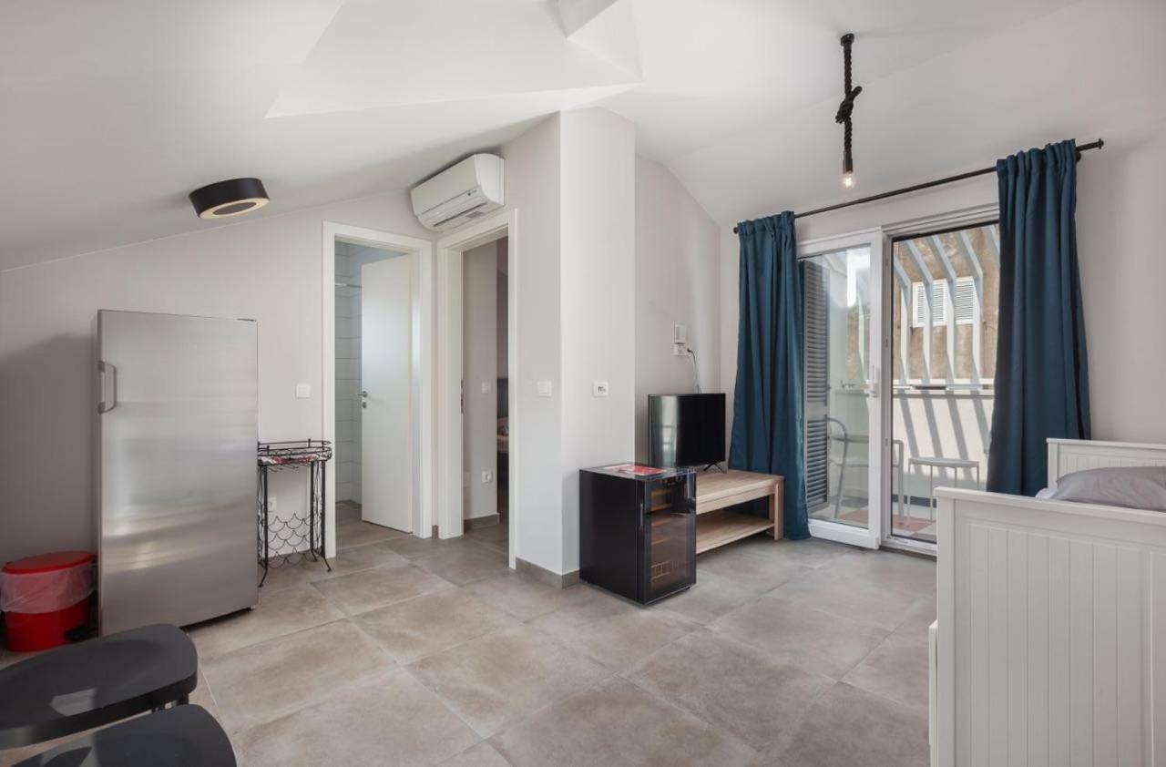 Subtub Hostel Makarska Esterno foto